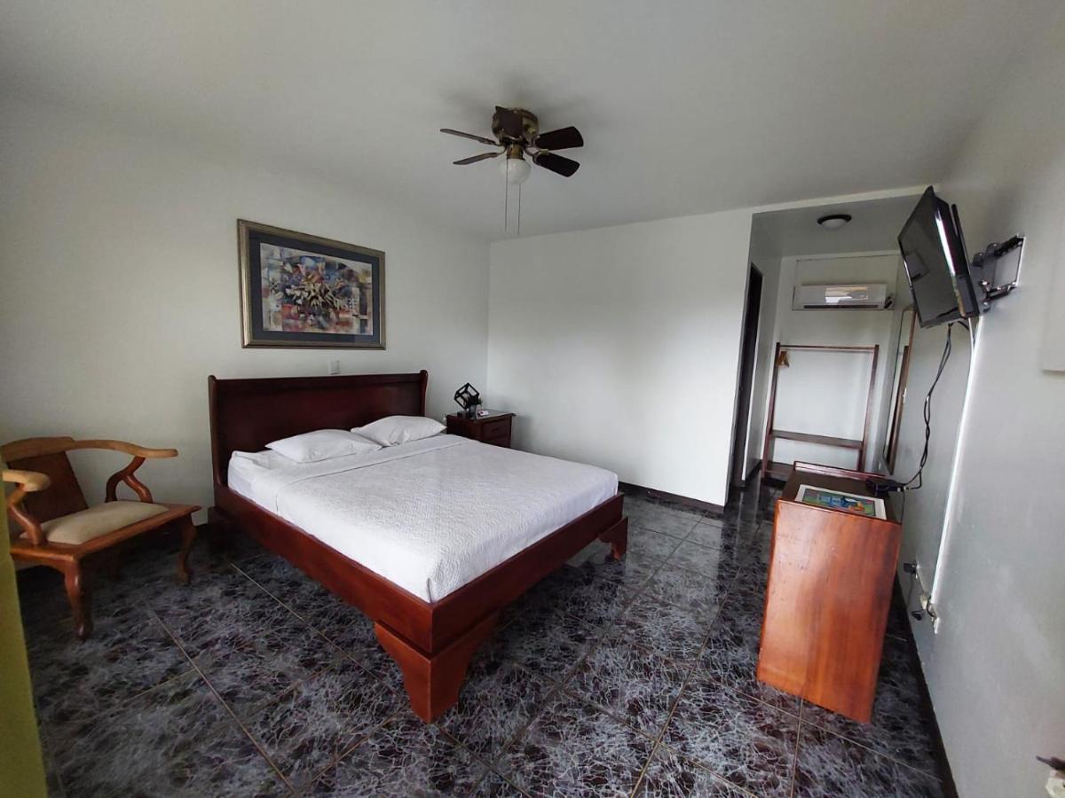 Brillasol Airport Hotel Las Ciruelas  Екстериор снимка